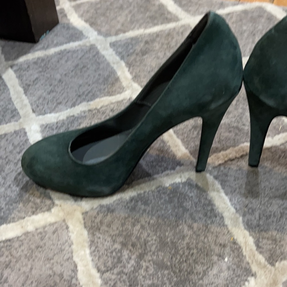 Shoes - Picture 2 of 10